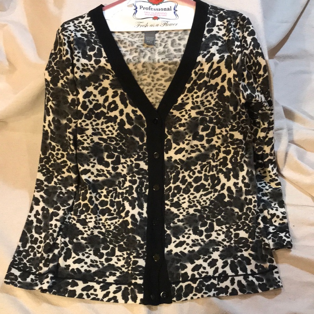 Sweater Chico’s Sz1 (fits like L), never worn